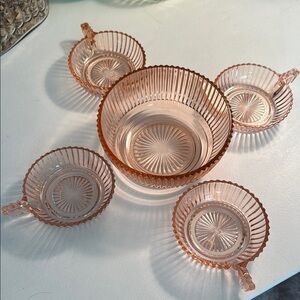 Queen Mary Pink Dessert Serving Set Of 4 Sm 1 Lg Fruit Bowls Anchor Hocking Dish